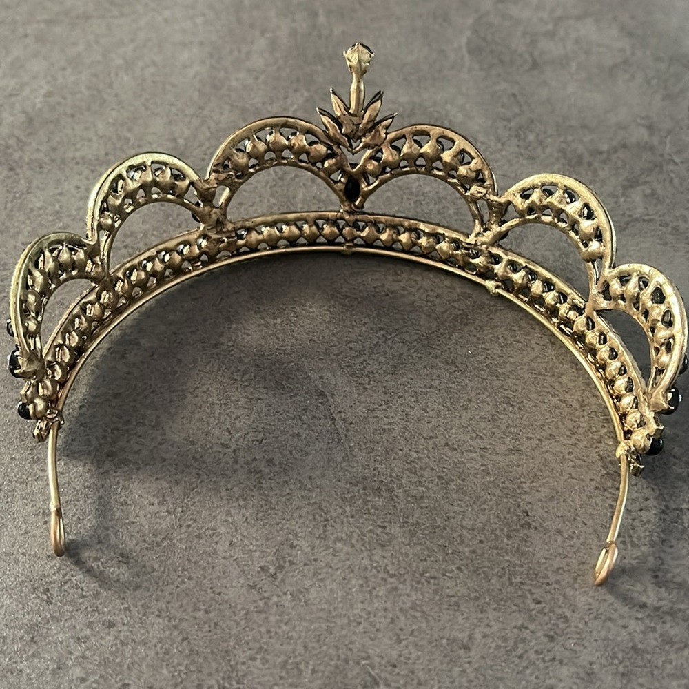 Tiara - Picture 4 of 8